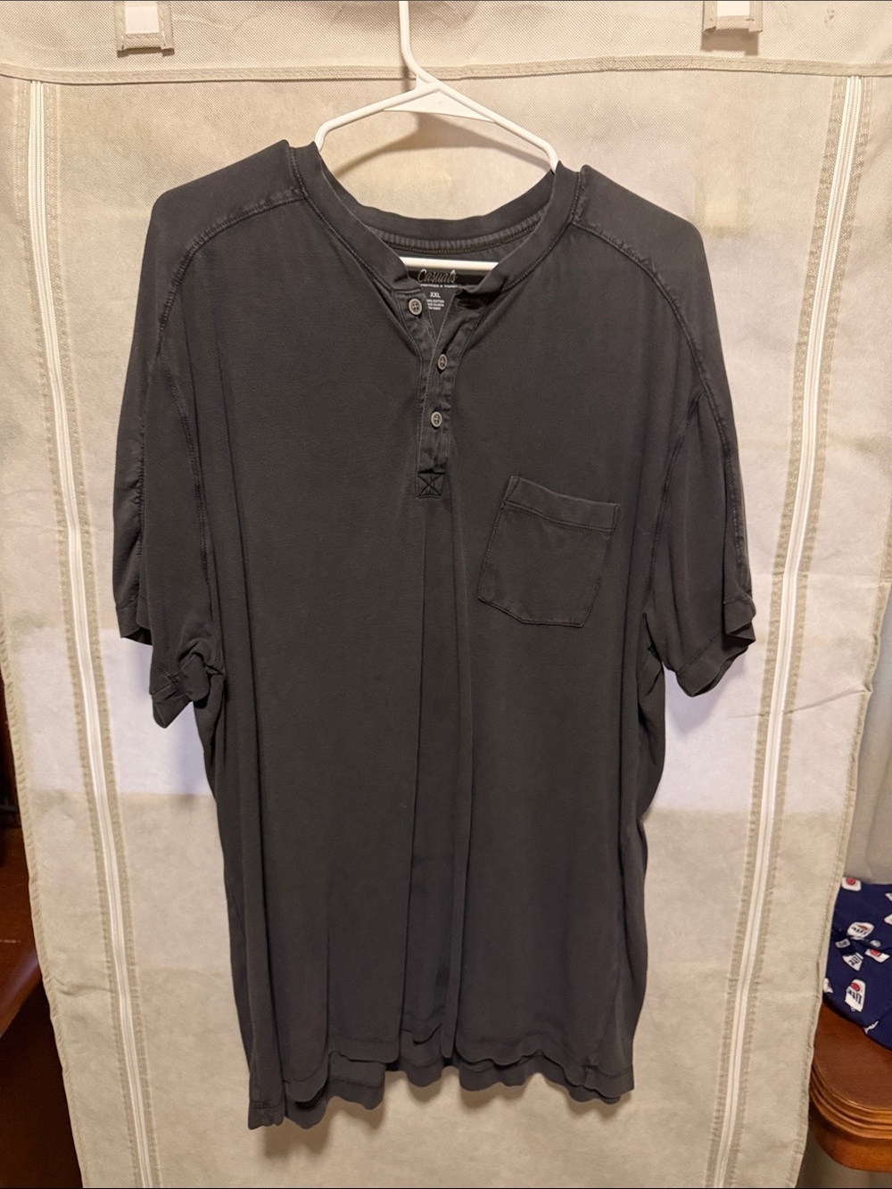 Roundtree & Yorke Men's Short-Sleeve Henley Tee - Charcoal Black